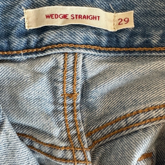 Levi's Premium Wedgie Icon Fit Jeans - Picture 4 of 4